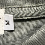 Size medium 1/1 sample, 3-5 days shipping